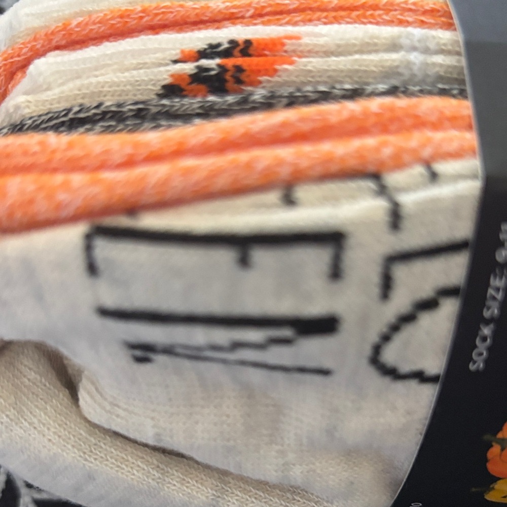 Rae Dunn Halloween 10 pair Low Cut Socks - (shoe size 4-10) - Picture 5 of 5